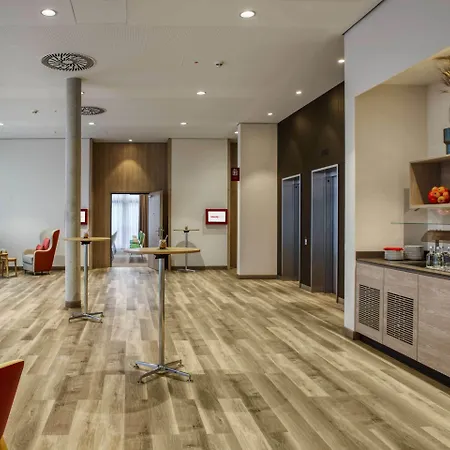 호텔 Intercityhotel 4*